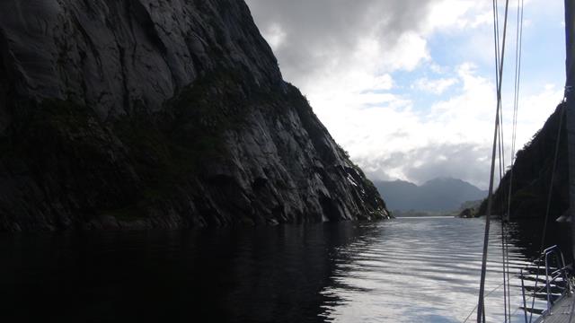  De uitgang van de Trollfjord nadat we gekeerd zijn